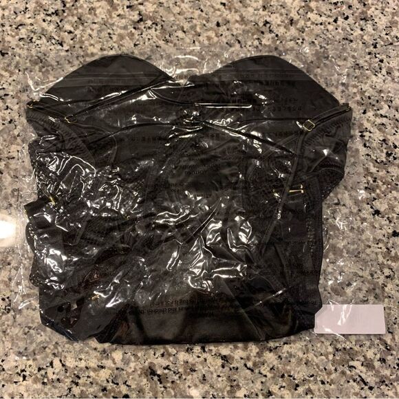 Frederick's of Hollywood XL - Picture 4 of 5